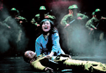 ‘미스 사이공’ 은 흐느낀다