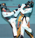 전자호구 싸움은 누가 말리나