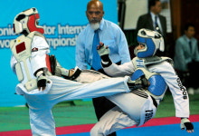 전자호구는 독점계약이었다