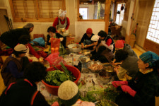 “네 음식을 약으로 삼으라”