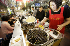 세상 따라 돌돌 말아 김밥