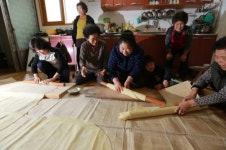 뜨끈한 점심 드시고 가세유