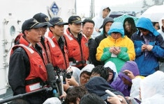 구조작업 한창일 때, ‘미션’ 인터뷰