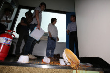 광고업체 사장 “죽어서 내려오라고 해요”