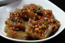 “꼭 묵 처먹고 가시길 바랍니다”