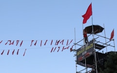  하늘에서 타들어간 사람들 