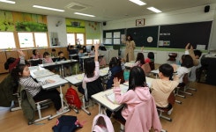  학교가 살자  마을도 달라졌다 