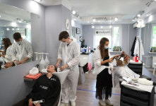 시골 별장으로 간 도시 중산층, 자급자족 내몰린 시골 빈민층