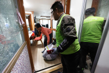 어르신의 세탁법…“거동 힘들어 못했는데, 기분 좋습니다”