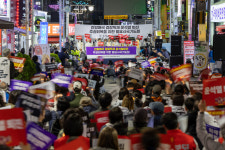 사제들이 곳곳에서 일어서다…‘대통령 회개 촉구’