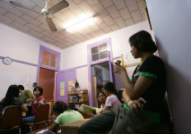 우렁각시 값싸게 모셔와? 돌봄의 가치 깎는 수작