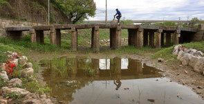 매주 자전거로 지나다녔는데.. 알고 보니 100년 문화재