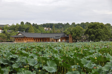 여기가 카페야, 별장이야?