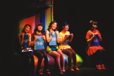 [PERFORMANCE] 젊은 여성들, 고민을 노래하다