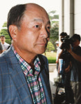 [커버스토리  | 국세청 vs ‘선박왕’ 권혁 세금전쟁 2라운드] “난 홍콩 거주자…‘인사 좀 하라’ 국세청 간부 은밀한 제안”