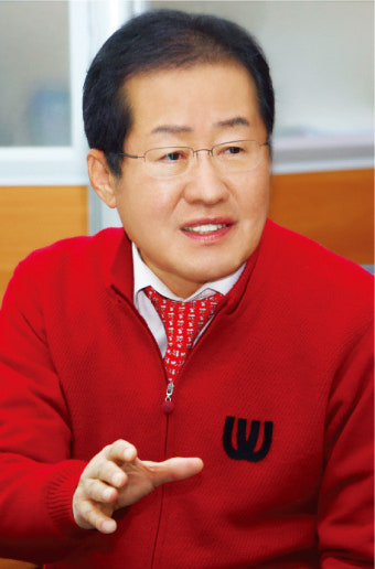 [인터뷰 | 홍준표 경남도지사] “대통령 되면 중국부터 가겠다”