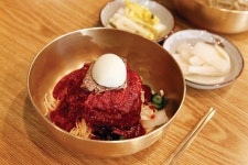 [커버스토리 | 테마 휴가지 식도락] 성남의 자랑 평양냉면 수원의 명물 왕갈비