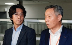 [특집 | 7530원의 경제학] 알바생 자르거나, 기계 들여놓거나, 문 닫거나