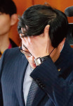 [정치] 김기식, 의원 땐 하고 금감원장 땐 못 하는 것