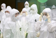 [특집 | 국가응급체계 혼란] 코로나 확진자 뒤섞는 방역, 국민 줄 세우는 행정