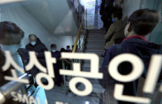 빌리는 사람도, 빌려주는 사람도 피 마르는 ‘전쟁’