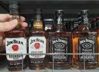 ‘홈술’ 상승 기류에 올라탄 저가 주류  [명욱의 술기로운 생활-46]