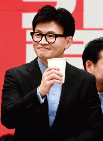 이번엔 ‘한동훈·이재명 테마주’ 부상