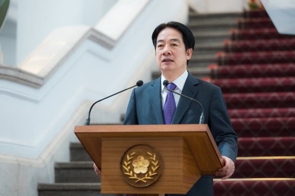 트럼프 대통령, 시진핑과 대화에서 대만 침공 약속 받아 혼란 목소리!