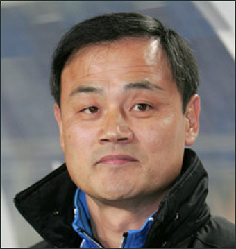충북청주FC, 최윤겸 감독 자진 사퇴…무승 우려에서 결단