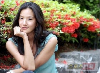 탤런트 김민 "첫딸 낳았답니다"