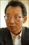 석궁 테러 이례적 4년형 선고