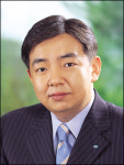 침대시장 주무르는 에이스·시몬스 사장 안성·정호 형제