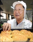 [열정 老年] 반세기 기술로 200원짜리 명품 빵 굽는다