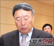 김응용 사장 고개숙인 신화 사자굴 떠나나