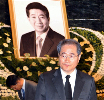 [盧 서거] 임채진 검찰총장 '서거' 당일 사표 냈다 반려돼