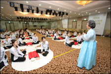 전통예절 배운 미스코리아 후보들