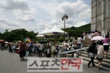 비와 구름 교감의 무대