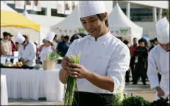 [금주 개봉작 무얼볼까?] 하우 투 비 外