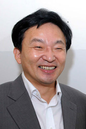 베스트셀러로… 진보진영서… 정치권서 '상한가' 이들의 공통점은?