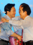 모래시계 검사, 비주류 꼬리 떼다