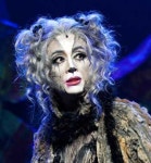 분장은 같아도 매력은 달라!…