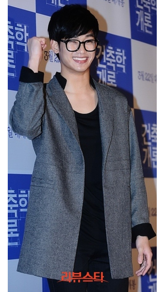 김수현, 첫 토크쇼 출연 '택시'에 탑승한다
