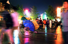 [Lens View] 대륙의 두 바퀴는 오늘도 구른다… 세월을 넘어 동행의 페달