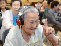 [포토 에세이] 보청기 끼니 잘 들리네~