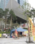 강제휴업 피하려 편의점 간판 달고 편법 영업