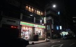 [Special] 욕망과 환멸 깃든 도시의 밤… 그 짧은 동화 지켜보는 오아시스