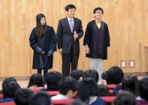 심성이 바르지 못한 사람이 옳고 그름 판단할 수는 없겠죠