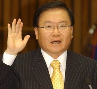 헌재 소장에 이동흡 전 헌법재판관 지명… 보수화 가속 우려