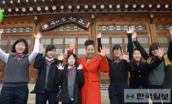 [이희정의 사람, 이야기] '열정의 디바' 인순이, 다문화 대안학교 교장 되다