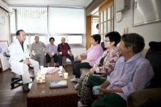 조유행 하동군수,이번엔 보건진료소 진료도우미